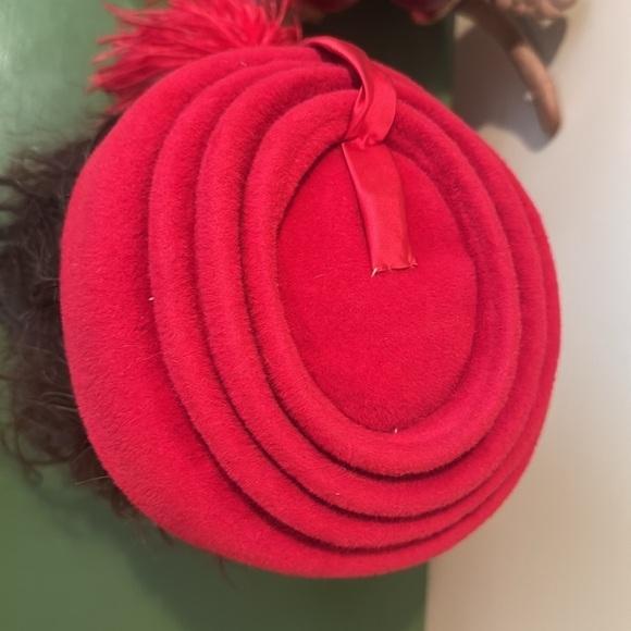 Burdines Vintage red wool hat withh red feathers - Picture 5 of 7
